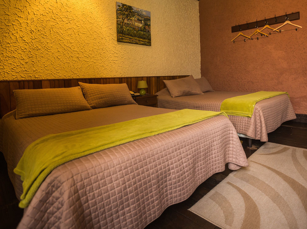 Hotel Modelo Quetzaltenango Exterior photo