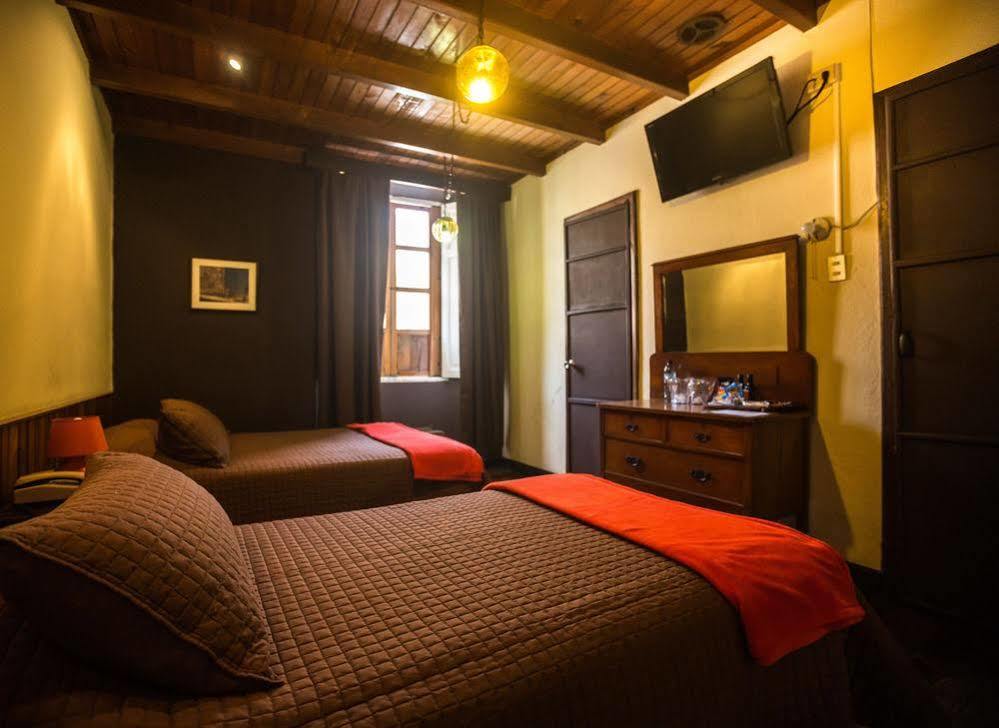 Hotel Modelo Quetzaltenango Exterior photo