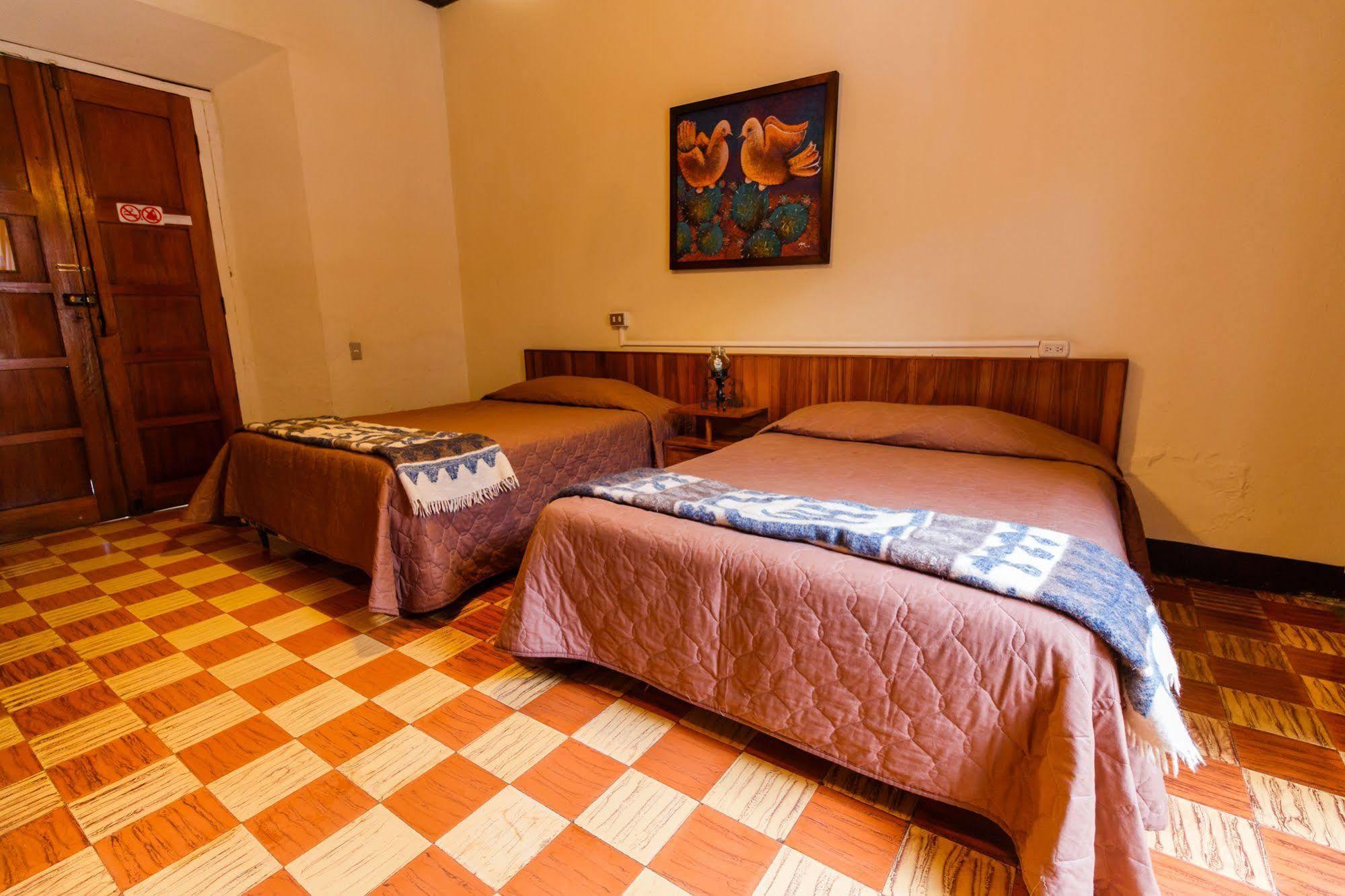 Hotel Modelo Quetzaltenango Exterior photo