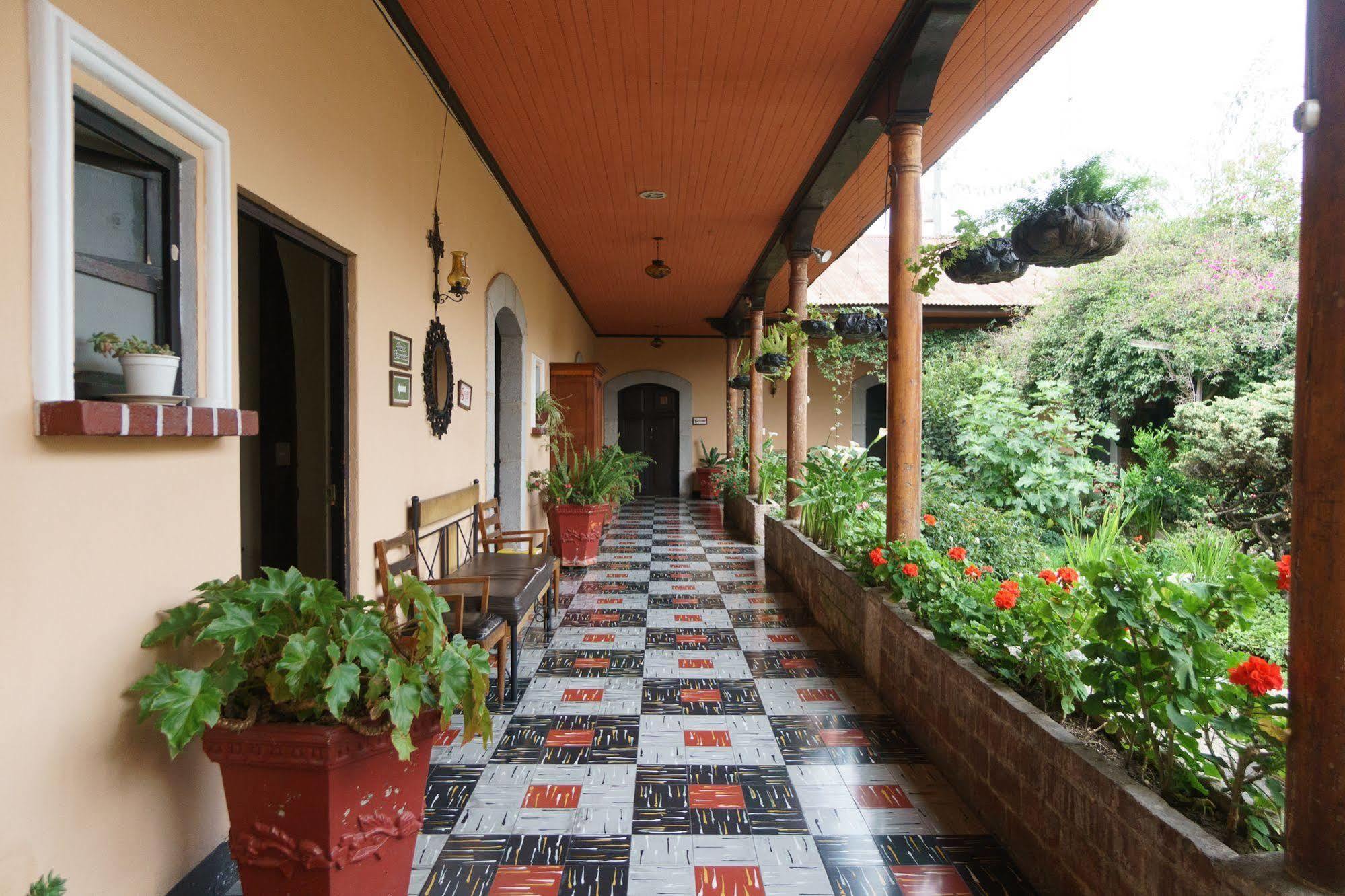 Hotel Modelo Quetzaltenango Exterior photo